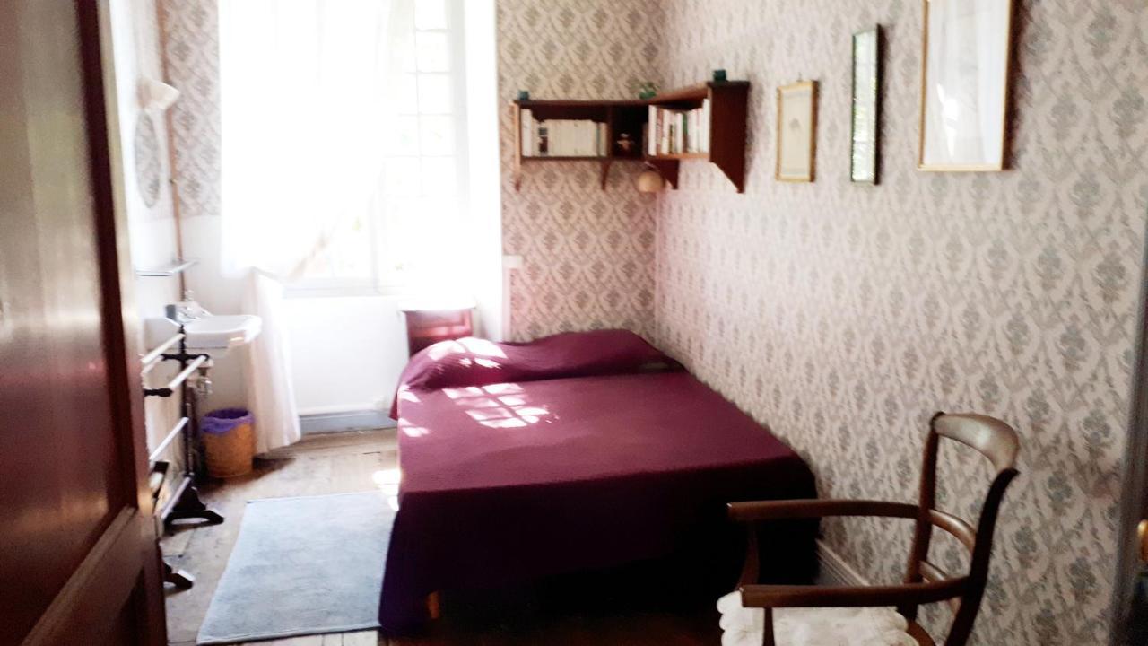 Bed and Breakfast La Cure Du Maine Charles Birac  Екстер'єр фото