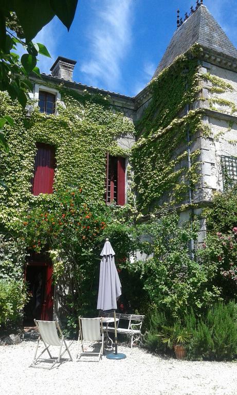 Bed and Breakfast La Cure Du Maine Charles Birac  Екстер'єр фото