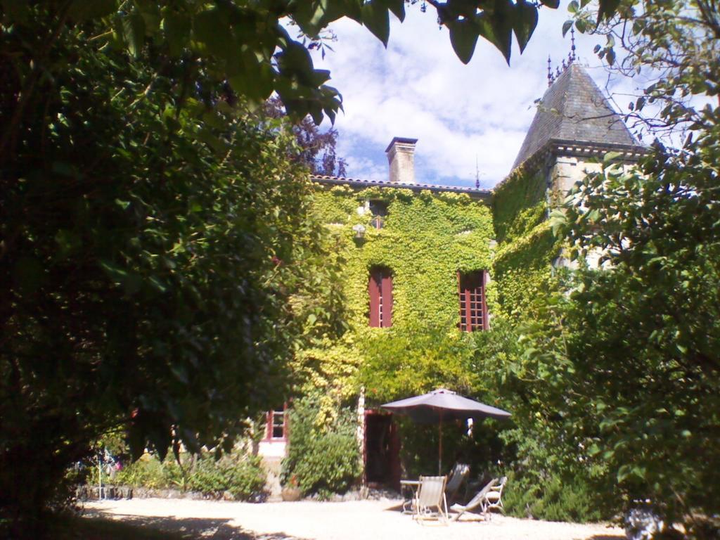 Bed and Breakfast La Cure Du Maine Charles Birac  Екстер'єр фото