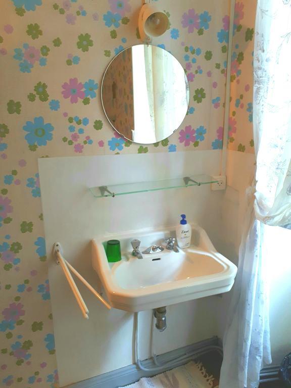 Bed and Breakfast La Cure Du Maine Charles Birac  Екстер'єр фото