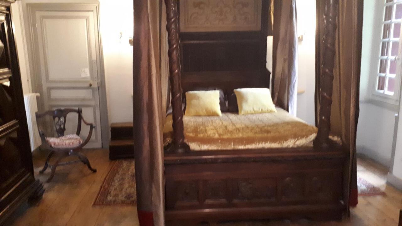 Bed and Breakfast La Cure Du Maine Charles Birac  Екстер'єр фото