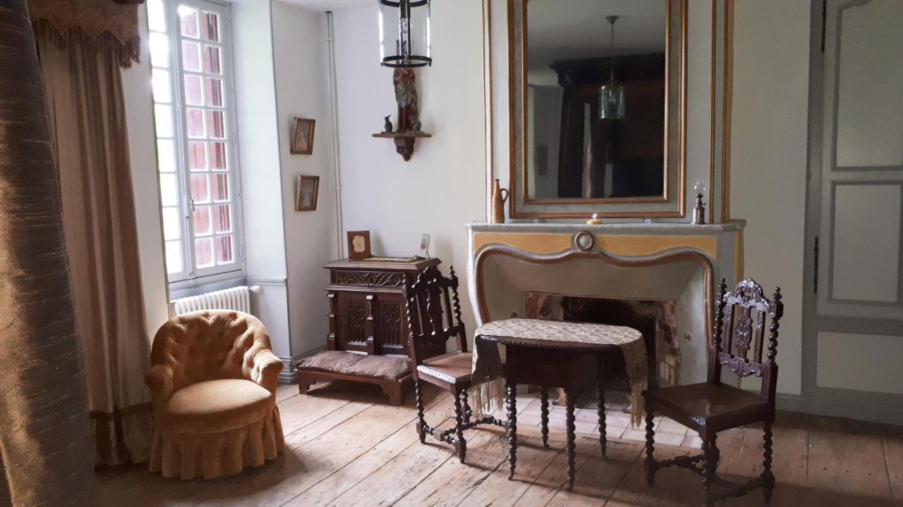 Bed and Breakfast La Cure Du Maine Charles Birac  Екстер'єр фото